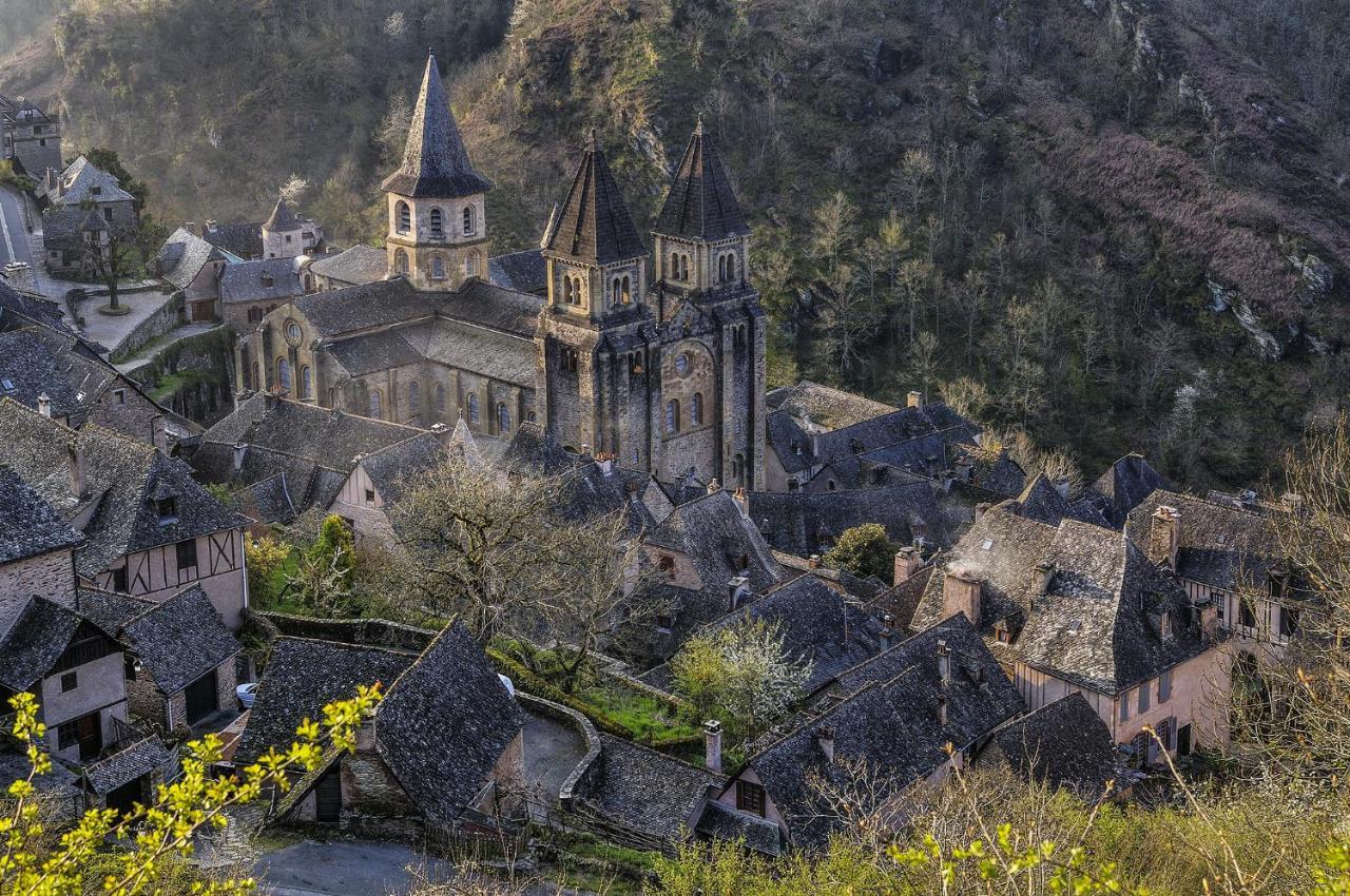 Gite De La Cascade Salles-la-Source Exterior photo