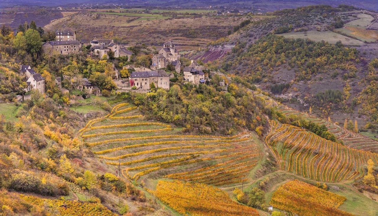 Gite De La Cascade Salles-la-Source Exterior photo